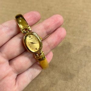 VINTAGE Pulsar wristwatch, REQUIRES NEW BATTERIES